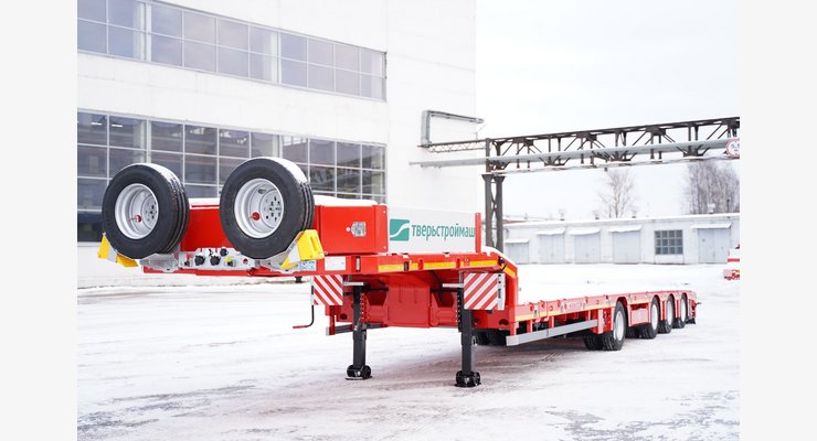 Полуприцеп-тяжеловоз Тверьстроймаш 993941-AS46 — передняя часть и опоры